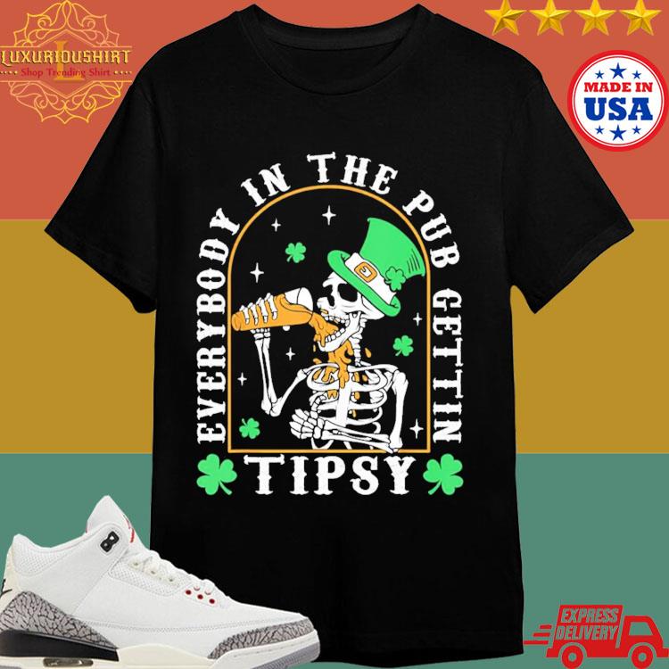 Official Everybody In The Pub Getting Tipsy St Patricks Day Men Boys T-Shirt